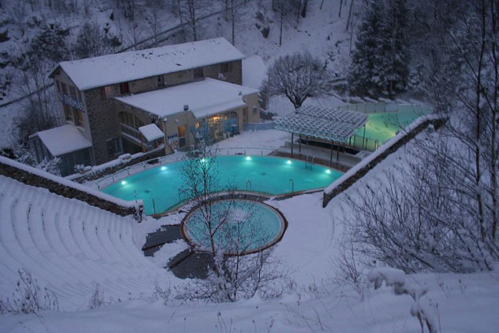 Résidence Campredon - 6 à 8 pers - Linge Inclus - Terrasse 25m2 plein sud - Jardin - Internet - Parking - Navette pied du logement Font-Romeu-Odeillo-Via Exterior foto